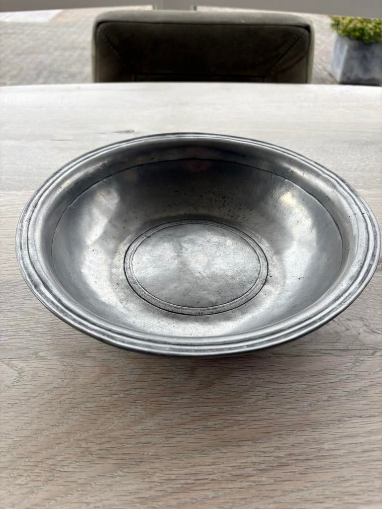 Antieke tinnen schaal met keurmerken, Antiek en Kunst, Antiek | Tin, Ophalen of Verzenden