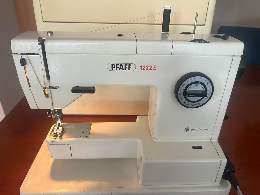 PFAFF 1222E- NAAİMACHİNE, Hobby en Vrije tijd, Ophalen, Gebruikt, Naaimachine, Pfaff