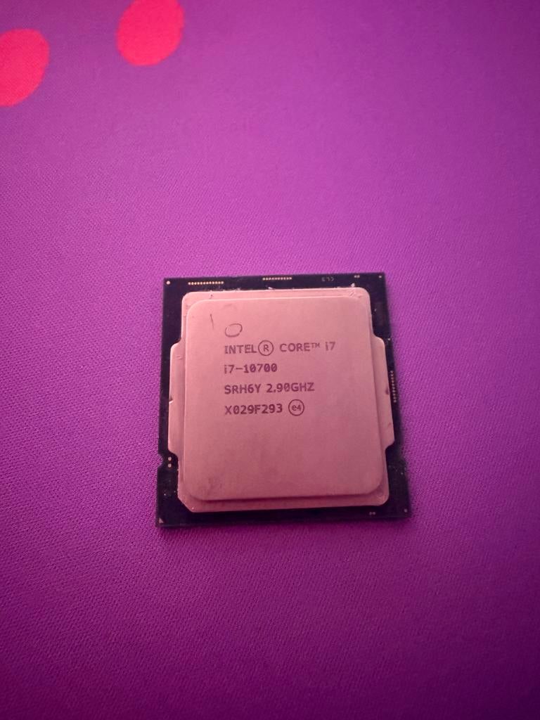 I7 10700, Computers en Software, Processors, Zo goed als nieuw, 8-core, 4 Ghz of meer, Ophalen of Verzenden
