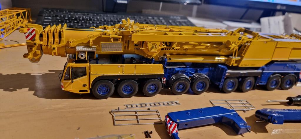 Imc demag ac 700-9 demo, Hobby en Vrije tijd, Modelauto's | 1:50, Gebruikt, Hijskraan, Tractor of Landbouw, Overige merken, Ophalen of Verzenden