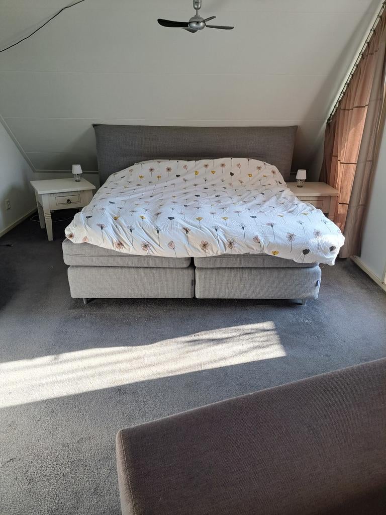 Comfortabel tweepersoons boxspring bed, Huis en Inrichting, Slaapkamer | Bedden, Zo goed als nieuw, Tweepersoons, 180 cm, 200 cm