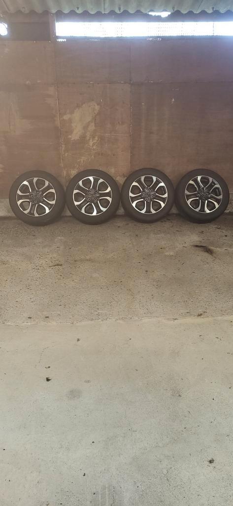 Mazda 2 velgen, Auto diversen, Wieldoppen, Ophalen