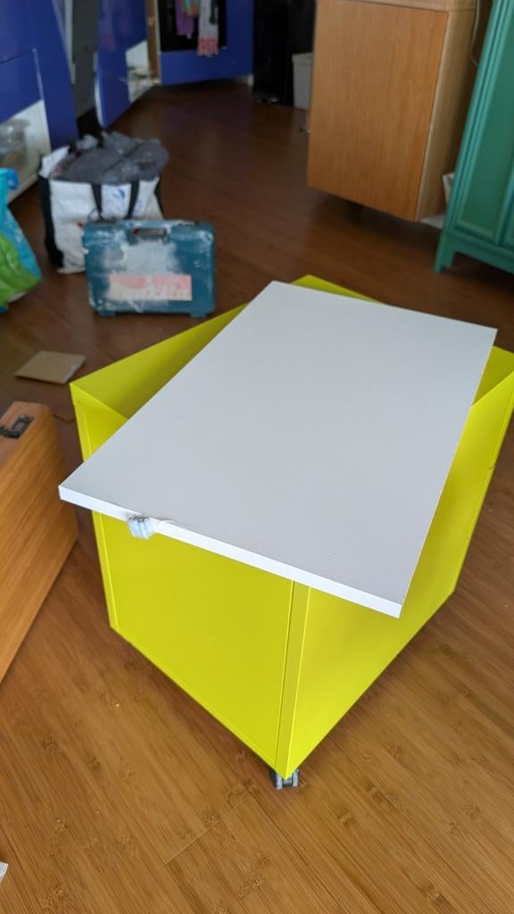 Ikea Utrusta plank 40 x 60 met plankendragers, Ophalen, Zo goed als nieuw
