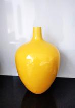 Gele vaas, Ikea, 30 cm Keramiek, Ophalen of Verzenden, Geel, Aardewerk of Porselein, Minder dan 50 cm
