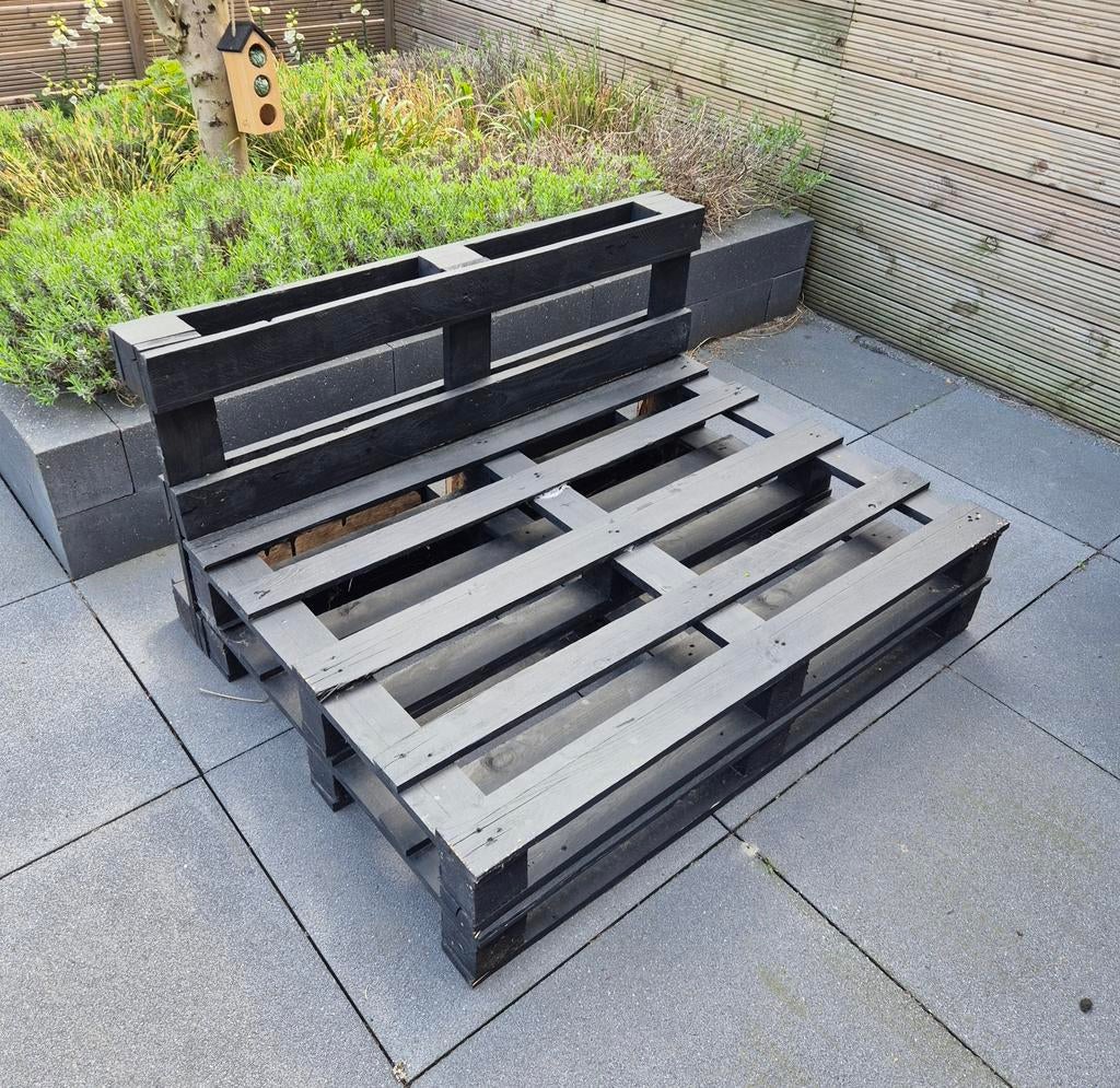 Zwarte palletbank voor tuin of terras, Tuin en Terras, Tuinbanken, Gebruikt, Hout, Ophalen