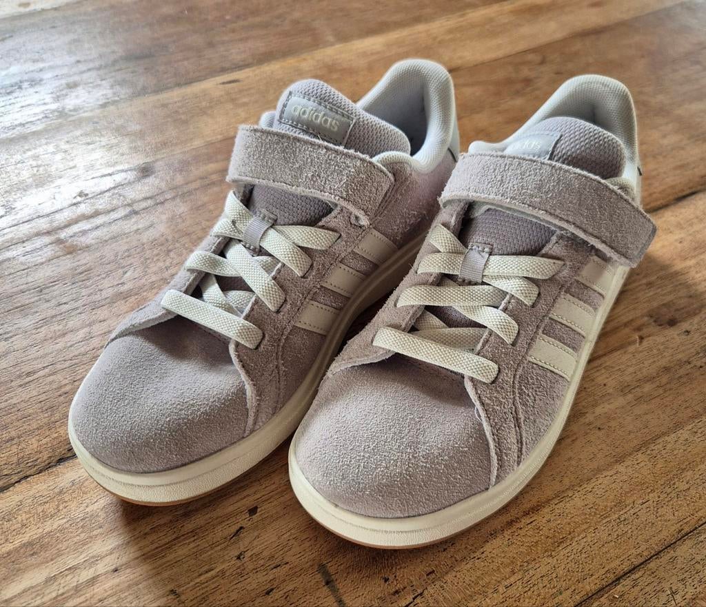 Adidas schoenen !!Nieuw!!, Adidas, Jongen of Meisje, Schoenen, Nieuw