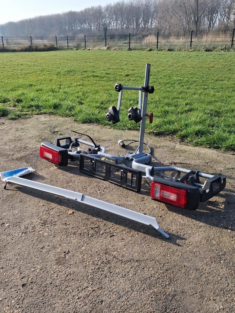 MovaNext M2 Trekhaak Fietsendrager met Oprijgoot, Auto diversen, Fietsendragers, Ophalen of Verzenden, Zo goed als nieuw, 2 fietsen