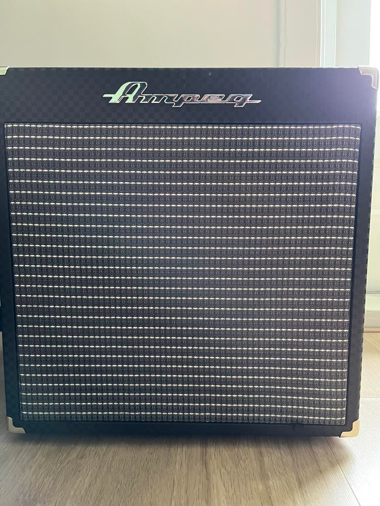 Ampeg basversterker bascombo, Ophalen of Verzenden, Zo goed als nieuw