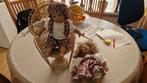2 oude poppen met poppenstoel, Verzamelen, Poppen, Ophalen of Verzenden, Gebruikt, Pop