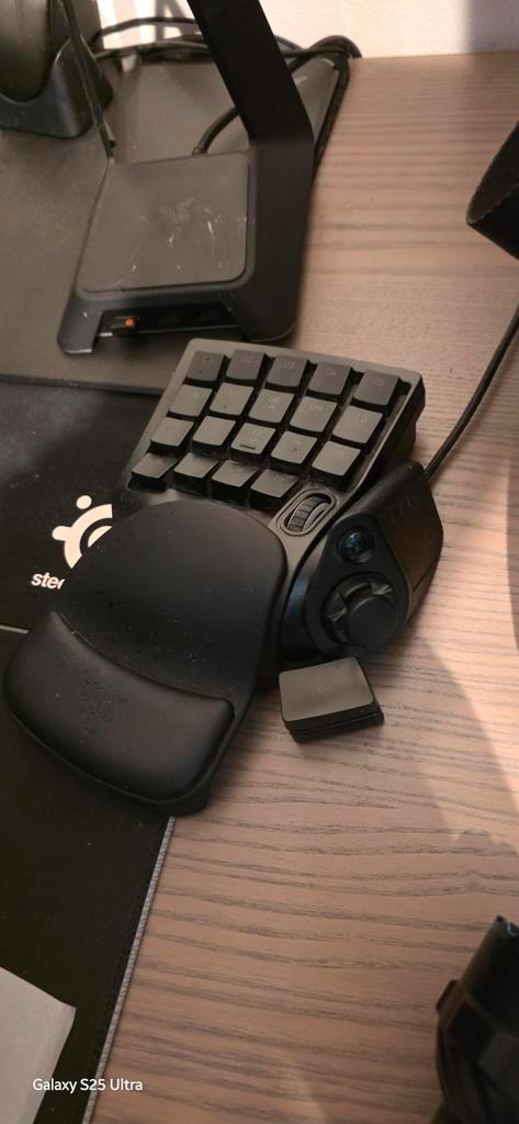 Razer Tartarus V2 Gaming Keypad - Perfecte staat, Computers en Software, Toetsenborden, Zo goed als nieuw, Numeriek, Bedraad, Ergonomisch