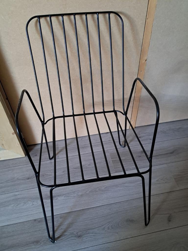Metalen stoel, Ophalen, Zo goed als nieuw, Zwart, Eén