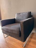 Comfortabele donkergrijze fauteuil met metalen poten, Huis en Inrichting, Fauteuils, Ophalen of Verzenden, Gebruikt, Stof