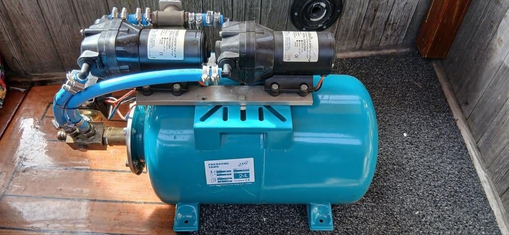 HYDROFOOR 24 L.  DUBBELE POMP 24 VOLT, Watersport en Boten, Bootonderdelen, Ophalen of Verzenden, Motor en Techniek, Zeilboot of Motorboot