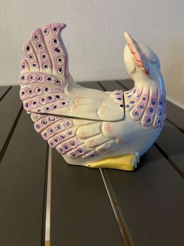 T.k.a. een 2-tal decoratieve porseleinen kippen., Ophalen of Verzenden