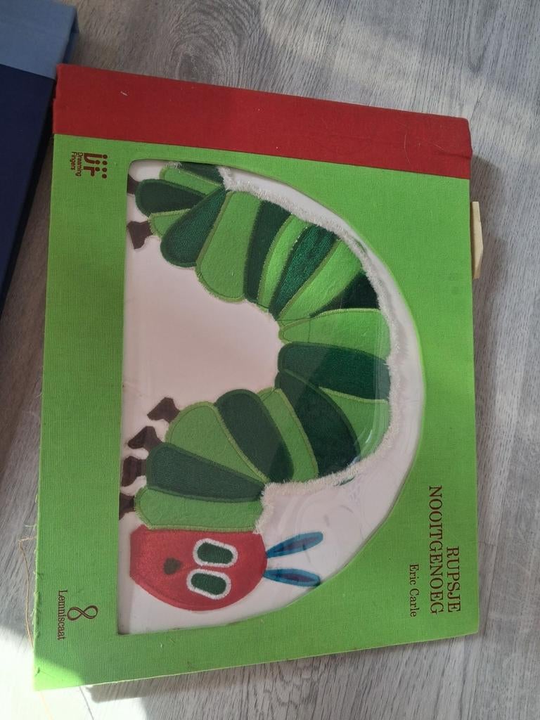 Rupsje Nooitgenoeg braille boek, Eric Carle, Ophalen, Gelezen, Uitklap-, Voel- of Ontdekboek