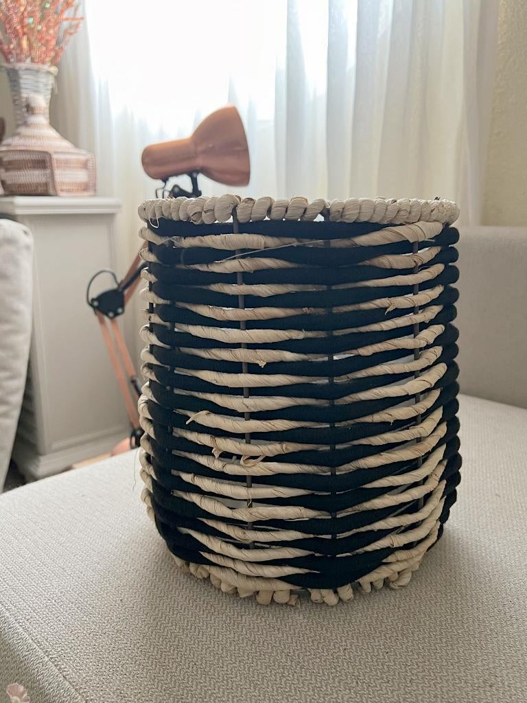 grote plantenpot / mand van riet / waterhyacint e.a. potten, Tuin en Terras, Bloempotten, Overige materialen, Rond, Ophalen of Verzenden