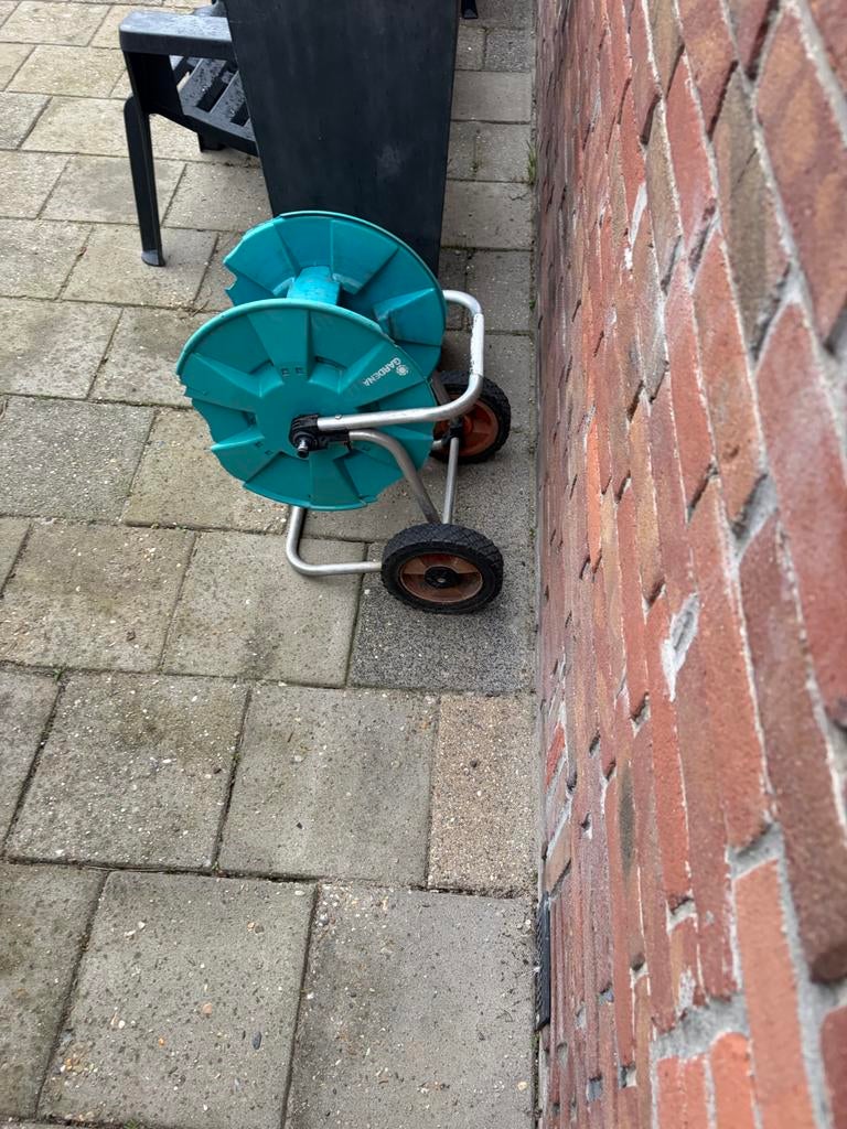 Gratis ophalen: Gardena slanghaspel, Ophalen, Gebruikt, Tuinslanghaspel