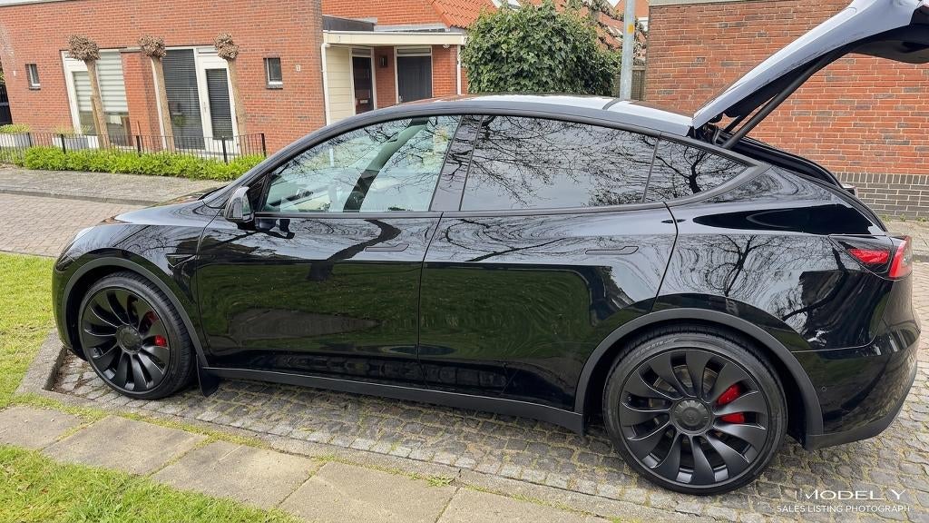 Tesla Model Y 2022 Zwart Performance 500+ PK & XPEL FRONT, Auto's, Tesla, Automaat, 1972 kg, Zwart, Leder