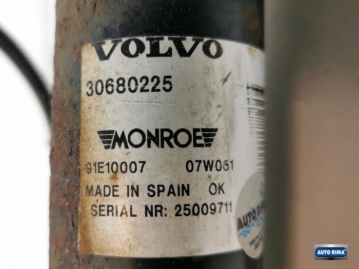 Schokdemper rechts-achter van een Volvo V70, Gebruikt, -, -, Ophalen of Verzenden