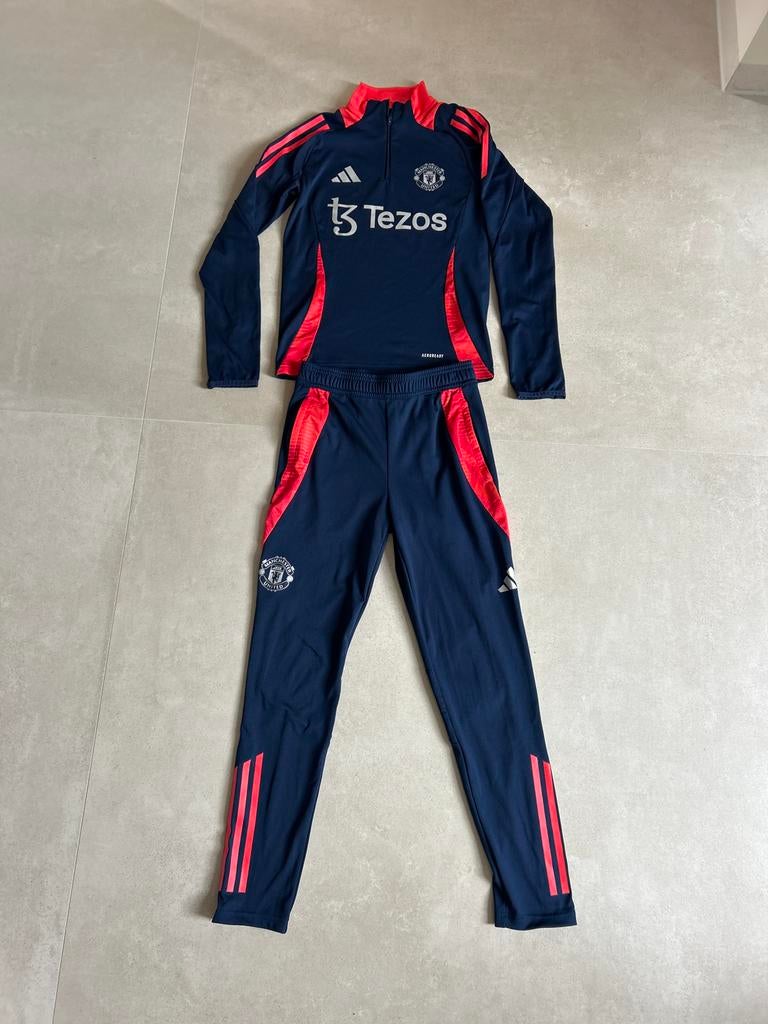 Adidas Manchester United trainingspak, Ophalen of Verzenden, Zo goed als nieuw, Jongen of Meisje, Sport- of Zwemkleding