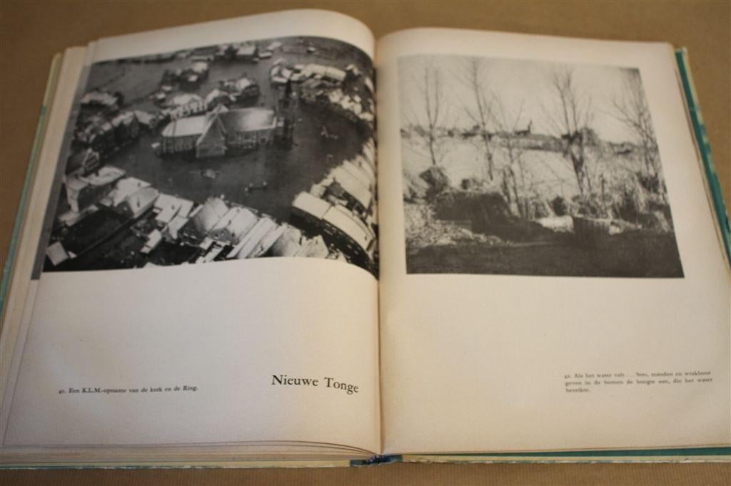 Gebroken dijken. Goeree-Overflakkee en ramp 1 feb. 1953., Ophalen of Verzenden, Gelezen