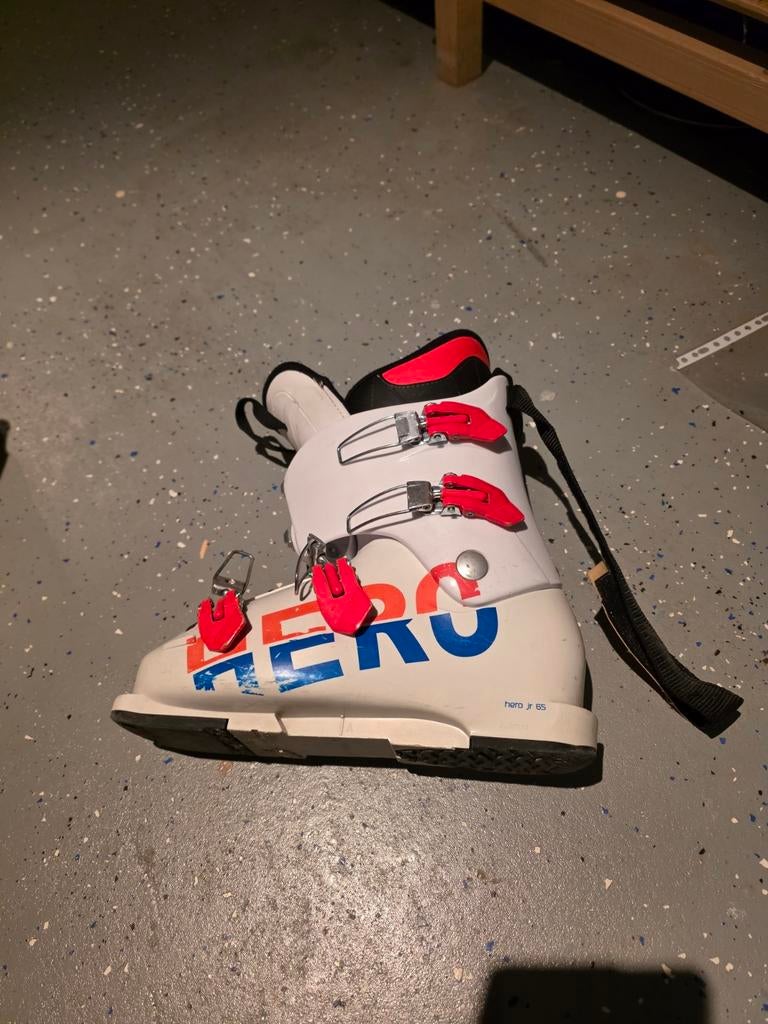 Rossignol Hero Jr 65 skischoenen - Mondo 26,5, Sport en Fitness, Gebruikt, Rossignol, Schoenen, Ophalen of Verzenden