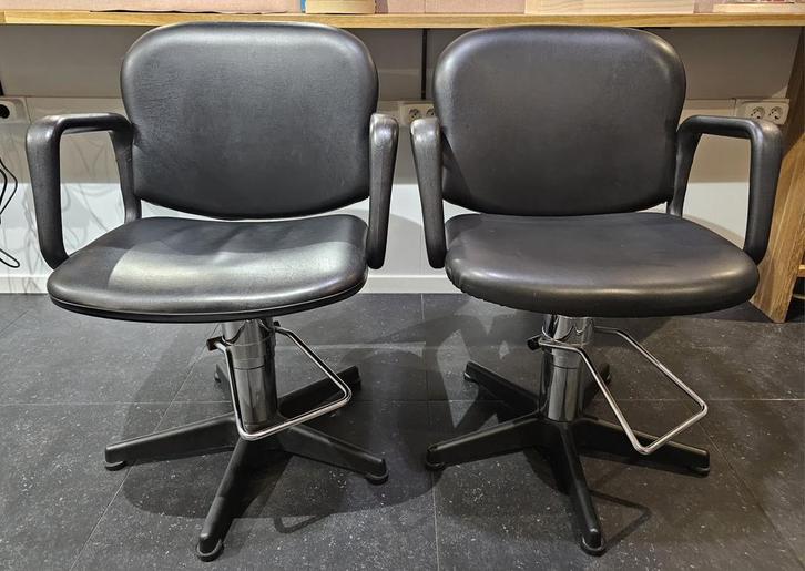 2 professionele kappersstoelen met pomp – zwart, Huis en Inrichting, Bureaustoelen, Gebruikt, Zwart, Ophalen