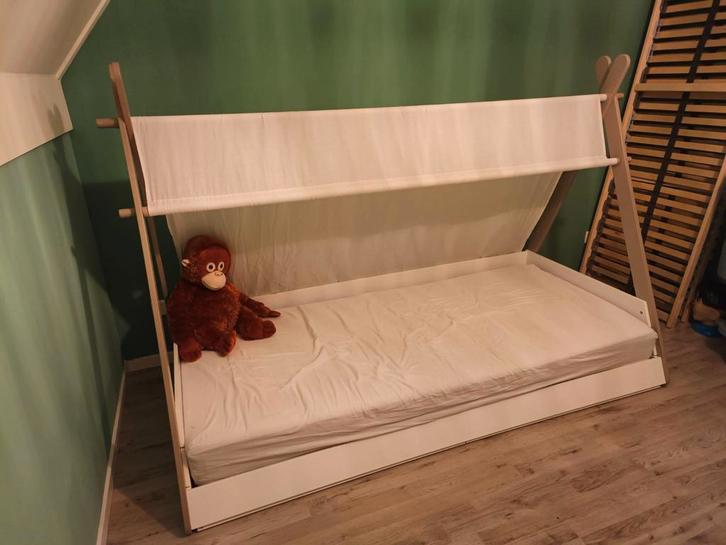 Kinderbed / Tipi bed met matras, Kinderen en Baby's, Kinderkamer | Bedden, Gebruikt, 160 tot 180 cm, 70 tot 85 cm, Matras, Ophalen of Verzenden
