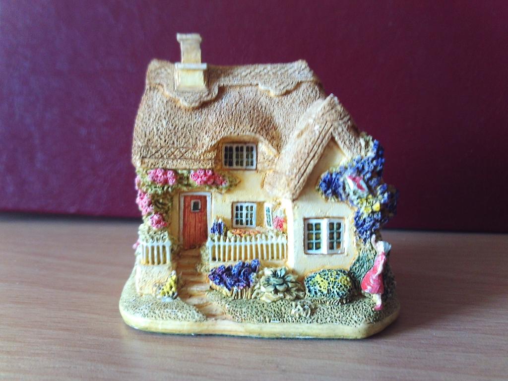Lilliput Lane - Katie's Kite, Verzamelen, Ophalen of Verzenden, Zo goed als nieuw, Overige typen