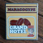 Grand hotel pin, speldje, Ophalen of Verzenden, Gebruikt, Overige onderwerpen
