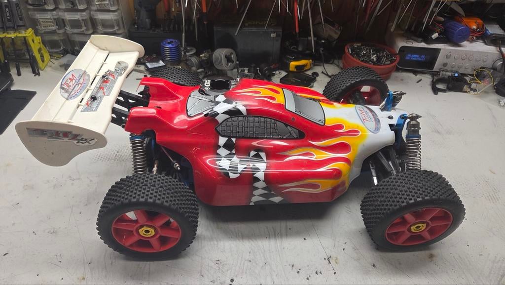 Te koop mooie t2m, Ophalen of Verzenden, Zo goed als nieuw, Auto onroad, Schaal 1:8