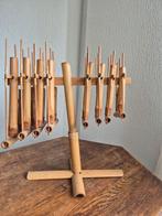 Bamboe Angklung, Ophalen