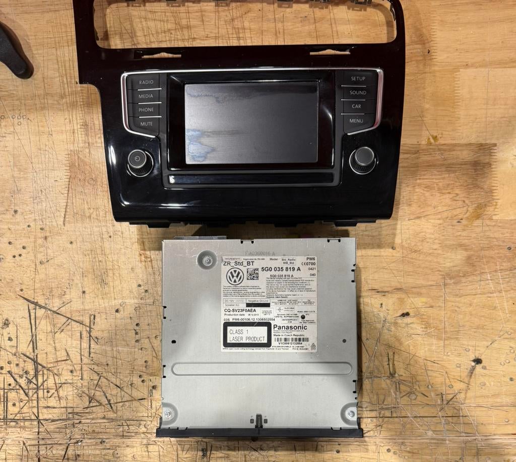 Volkswagen composition media, Ophalen, Zo goed als nieuw