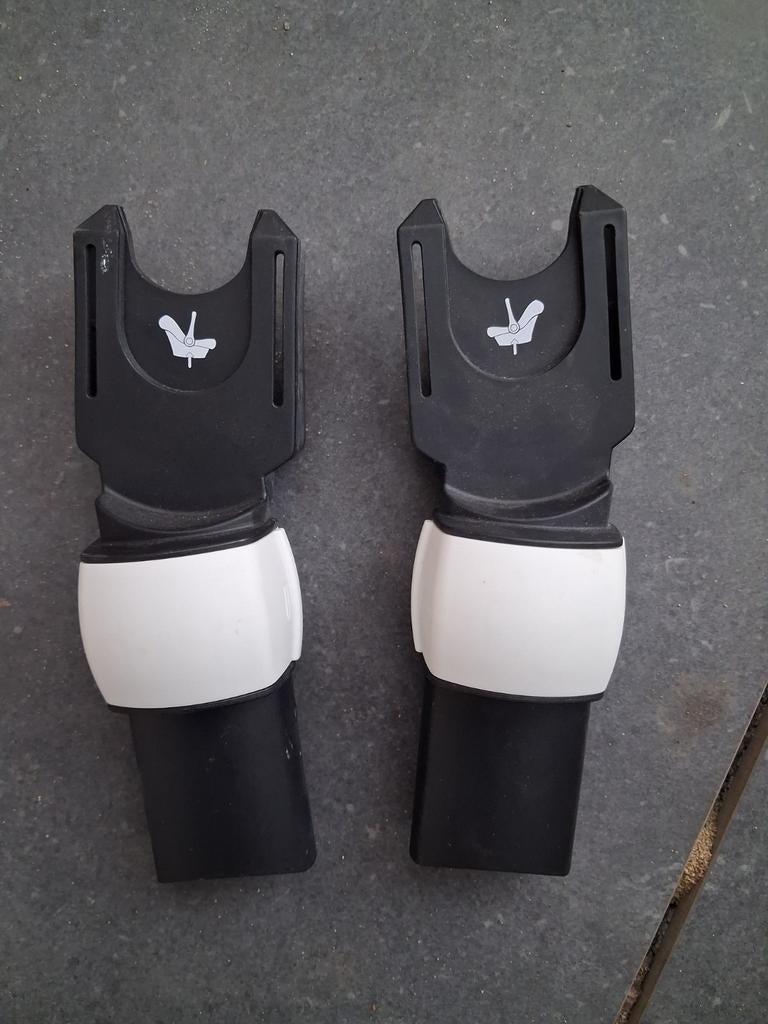 Bijna nieuwe Bugaboo adapters lynx/buffalo/fox € 32,50, Kinderen en Baby's, Kinderwagens en Combinaties, Ophalen of Verzenden