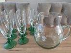 Glazen karaf met 8 glazen met groene voet, Ophalen of Verzenden