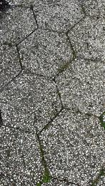 Gratis grindtegels hexagon en rechthoek, Tuin en Terras, Ophalen, Zo goed als nieuw, Beton, Klinkers