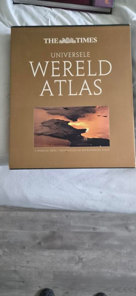 wereld atlas, Boeken, Atlassen en Landkaarten, Overige atlassen, Ophalen of Verzenden, Zo goed als nieuw, 1800 tot 2000