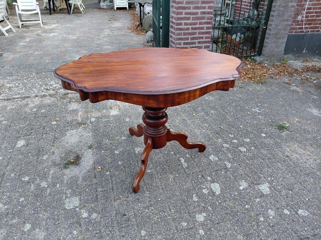 Biedermeier mahoniehouten eettafel, ovaal geschulpt blad., Antiek en Kunst, Ophalen