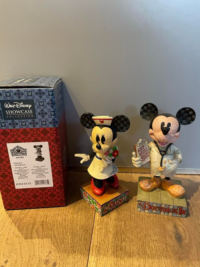 Disney Traditions Jim Shore Mickey & Minnie Mouse Verpleegst, Ophalen of Verzenden, Mickey Mouse, Zo goed als nieuw, Beeldje of Figuurtje