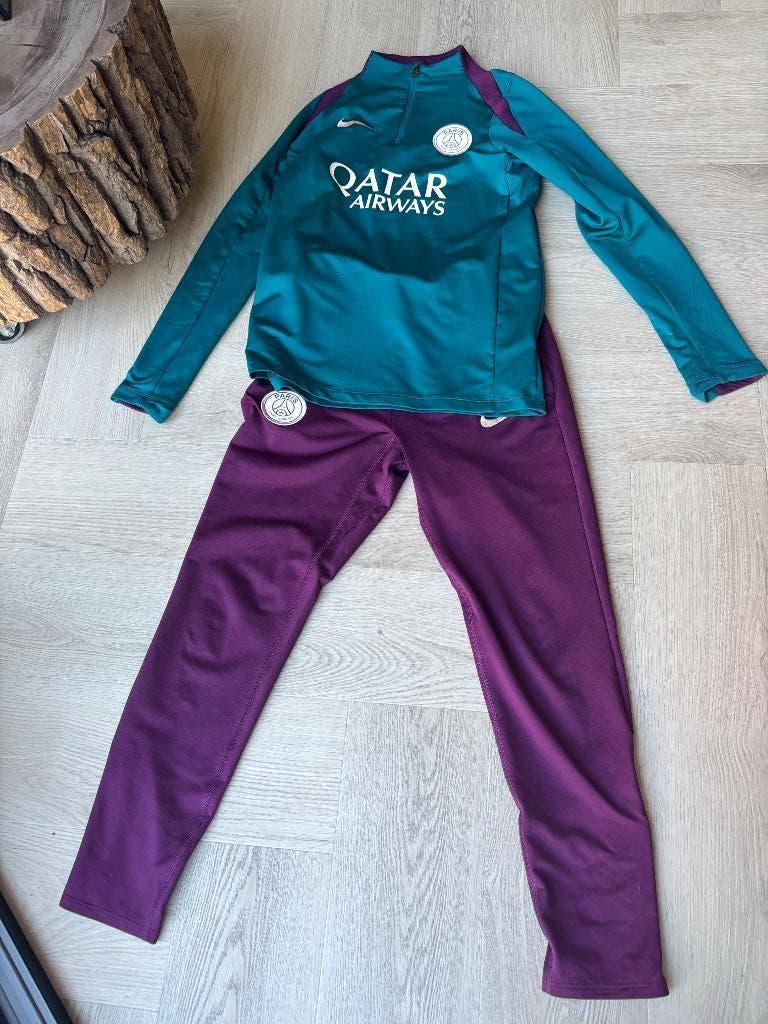 Paris Saint Germain  voetbal pakje, Sport en Fitness, Voetbal, Maat XS of kleiner, Ophalen of Verzenden, Zo goed als nieuw, Overige typen