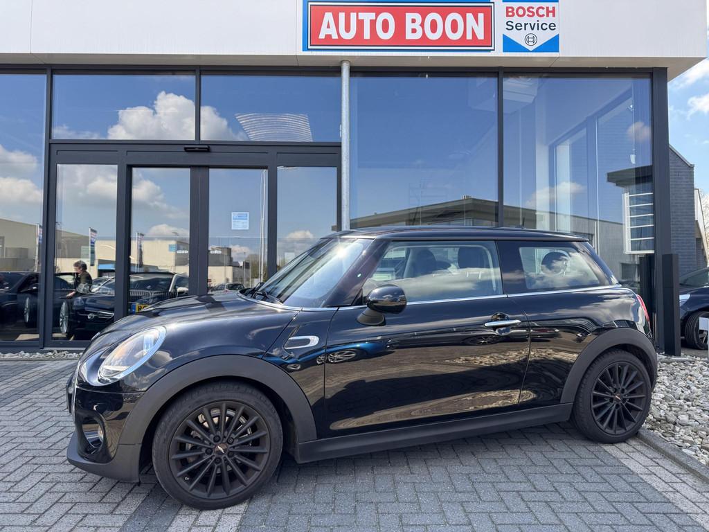 Mini Mini 1.5 136PK COOPER CHILI APPCARPLAY/NAVI/PDC/17''JCW, Voorwielaandrijving, Gebruikt, 4 stoelen, Origineel Nederlands