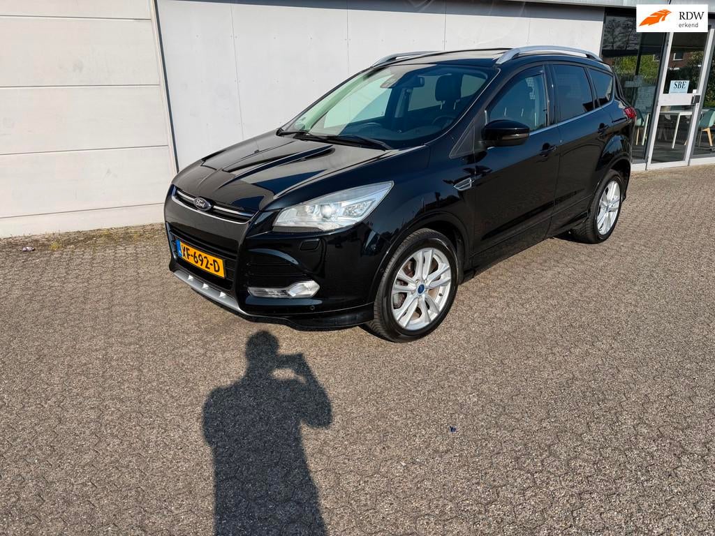 Ford Kuga 1.6 Titanium Plus, Voorwielaandrijving, 15 km/l, Zwart, 4 cilinders