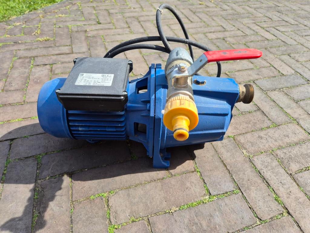 Waterpomp AGA1.00mcavo1.5mt - Krachtige en Betrouwbare Pomp, Ophalen, Zo goed als nieuw, Elektrisch, Beregeningspomp