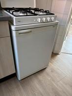 Koelkast met diepvriesvak en gasfornuis te koop, Witgoed en Apparatuur, Koelkasten en IJskasten, Ophalen, Gebruikt, Met vriesvak