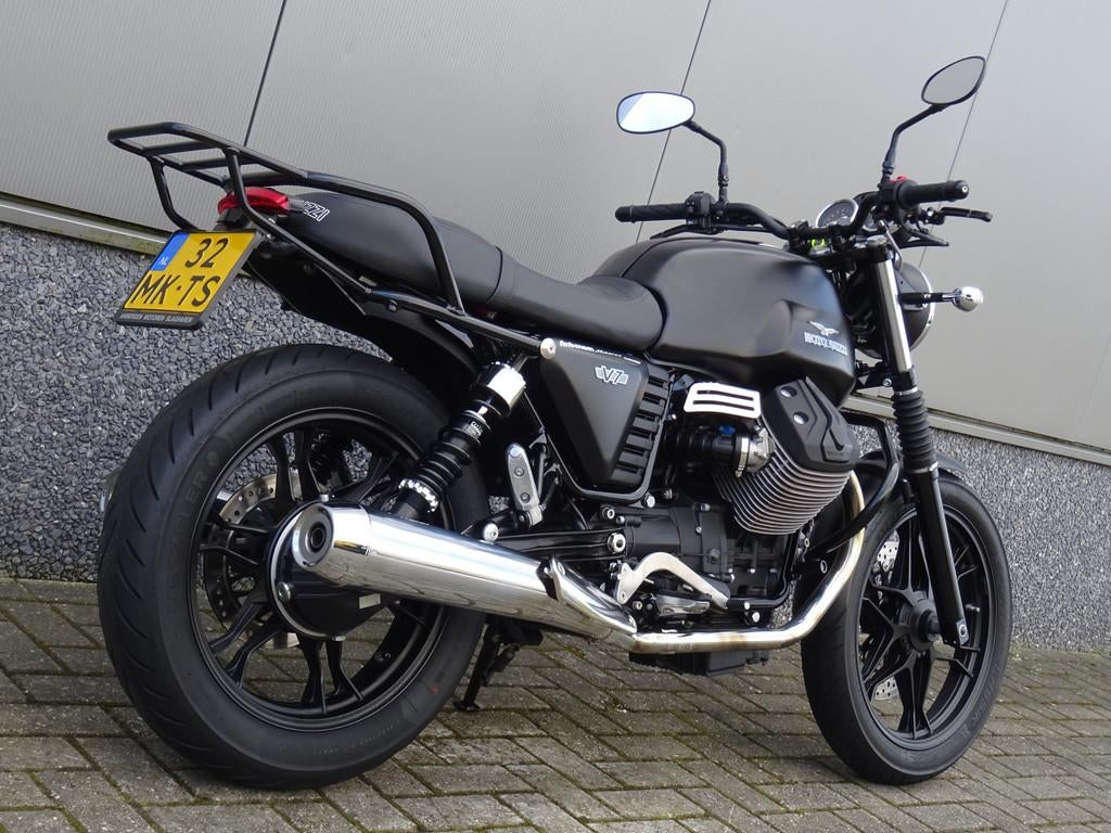Moto Guzzi V 7 STONE (bj 2014), 744 cc, Bedrijf, Naked bike