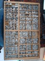 Vintage Loodzetsel Letterbak met Loden Letters, Ophalen of Verzenden