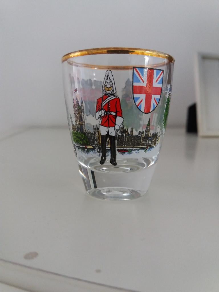 Zes shotglaasjes met Engels motief, Verzamelen, Ophalen of Verzenden, Gebruikt, Borrel- of Shotglas