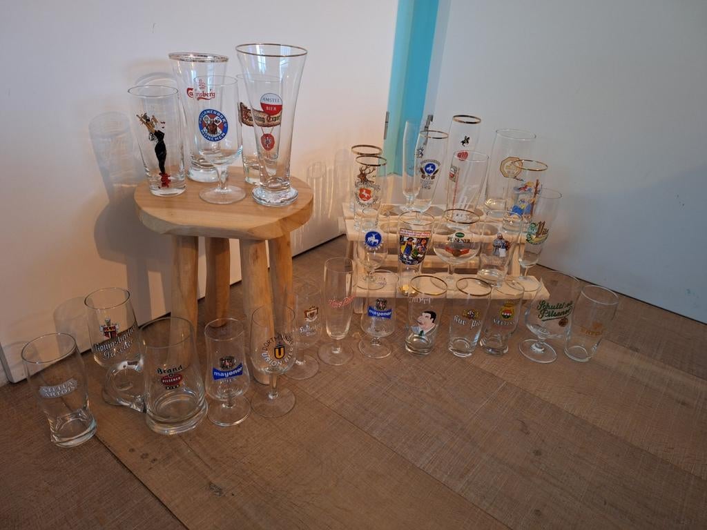32 verschillende bierglazen, Verzamelen, Biermerken, Ophalen, Zo goed als nieuw, Glas of Glazen, Overige merken