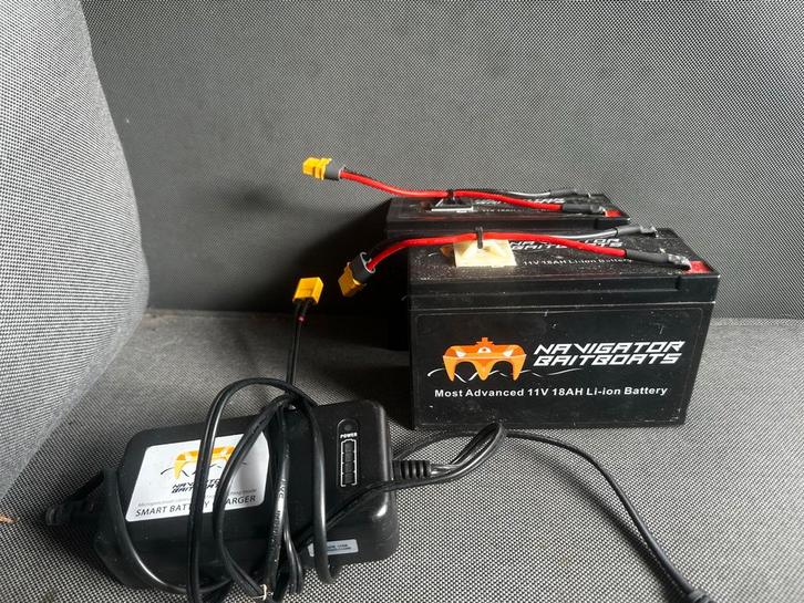 2x 11V 18Ah Li-ion Accu's met Lader en XT60 Aansluiting, Watersport en Boten, Hengelsport | Karpervissen, Gebruikt, Overige typen