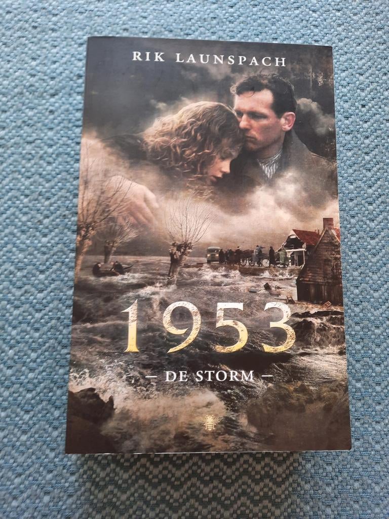 1953 De Storm - Rik Launspach (Paperback), Boeken, Ophalen of Verzenden, Zo goed als nieuw, Rik Launspach